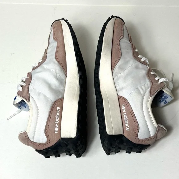 New Balance 327, in a white, pink, and red colorway size 7.5 - Picture 3 of 14